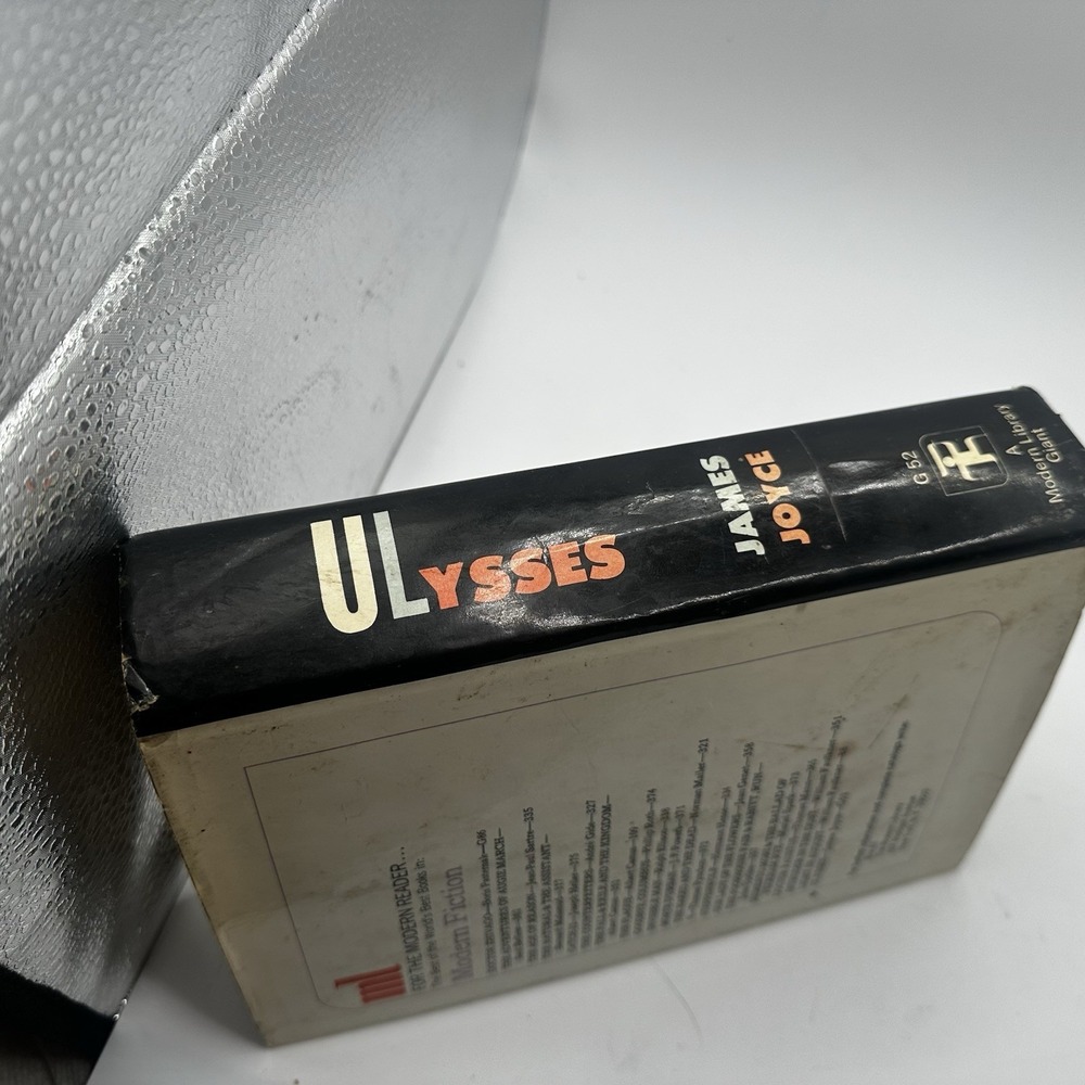 Ulysses James Joyce Vintage Modern Library HCDJ 1961 - Picture 2 of 16